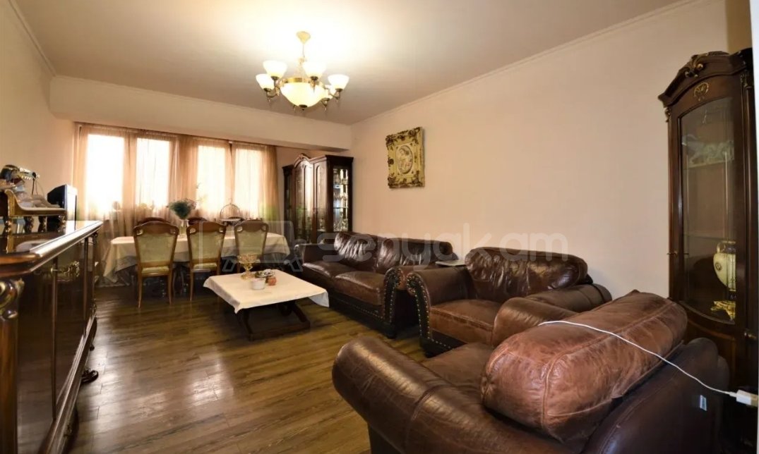 4 Սենյականոց Բնակարան Քարե Շենքում, 124քմ, 3/5 հարկ, Կապիտալ Վերանորոգված