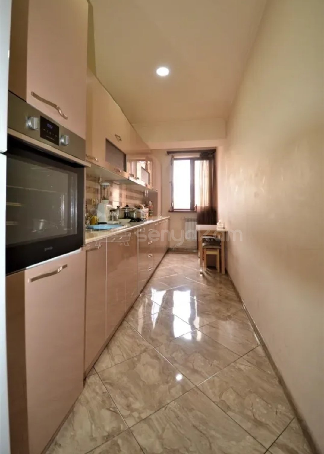 4 Սենյականոց Բնակարան Քարե Շենքում, 124քմ, 3/5 հարկ, Կապիտալ Վերանորոգված