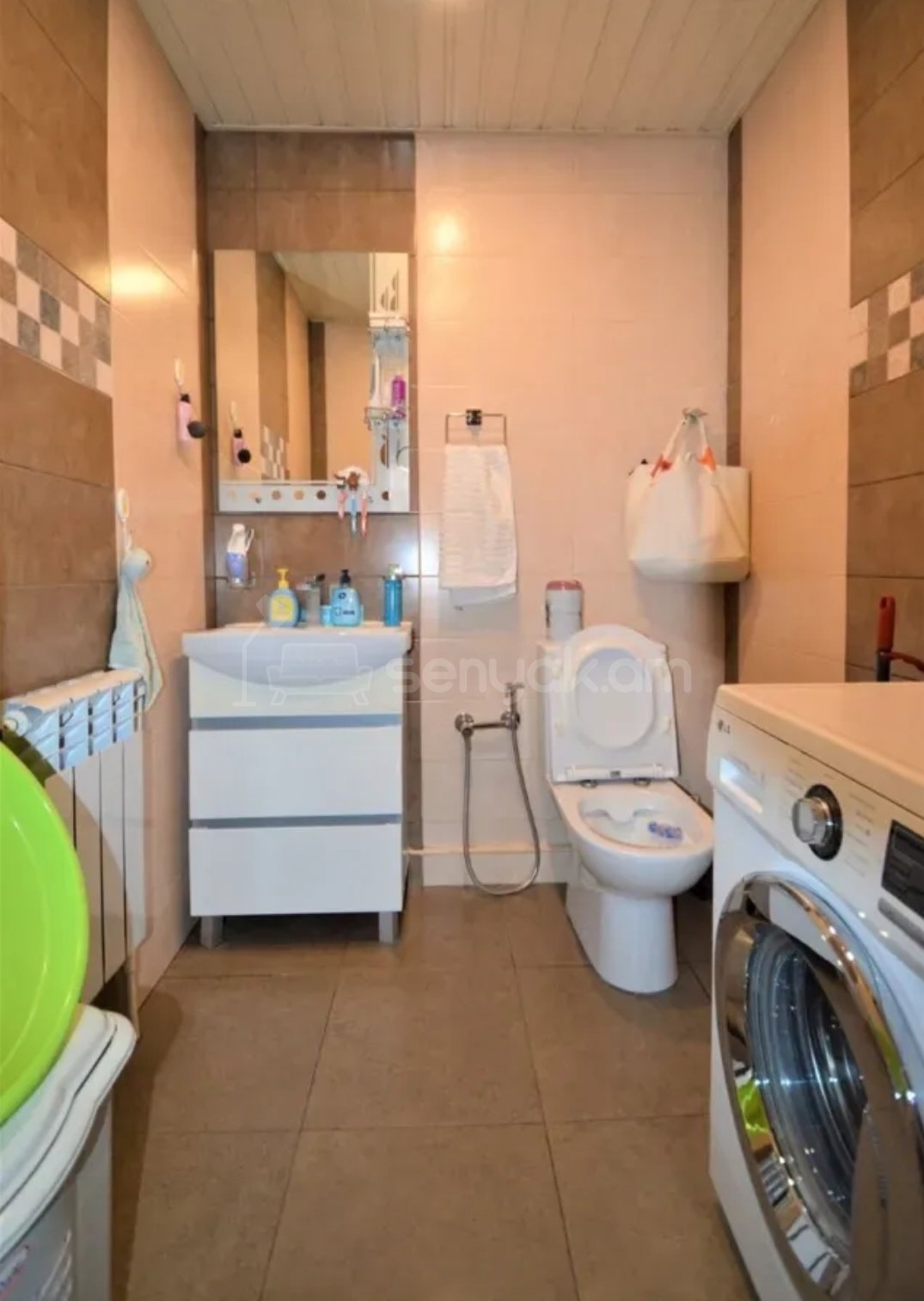 4 Սենյականոց Բնակարան Քարե Շենքում, 124քմ, 3/5 հարկ, Կապիտալ Վերանորոգված