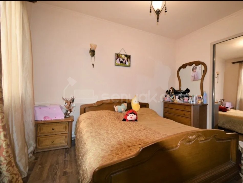 4 Սենյականոց Բնակարան Քարե Շենքում, 124քմ, 3/5 հարկ, Կապիտալ Վերանորոգված