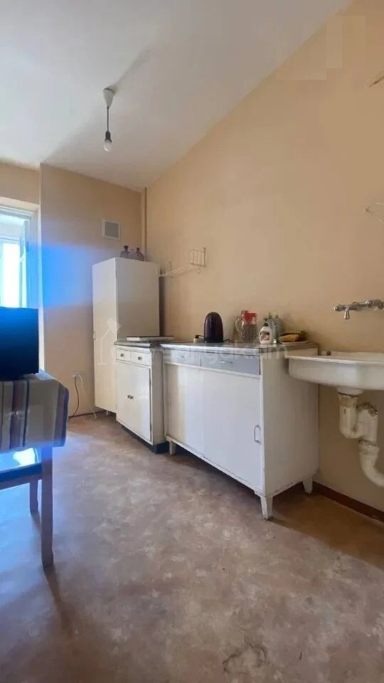 3 Սենյականոց Բնակարան Քարե Շենքում, 67քմ, 3/5 հարկ, Պետական Վիճակում