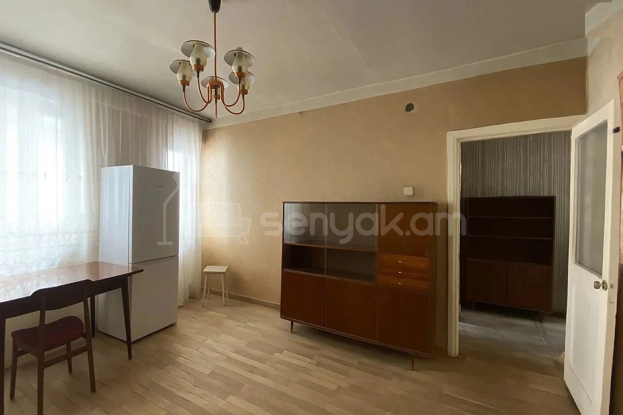 3 Սենյականոց Բնակարան Քարե Շենքում, 67քմ, 3/5 հարկ, Պետական Վիճակում