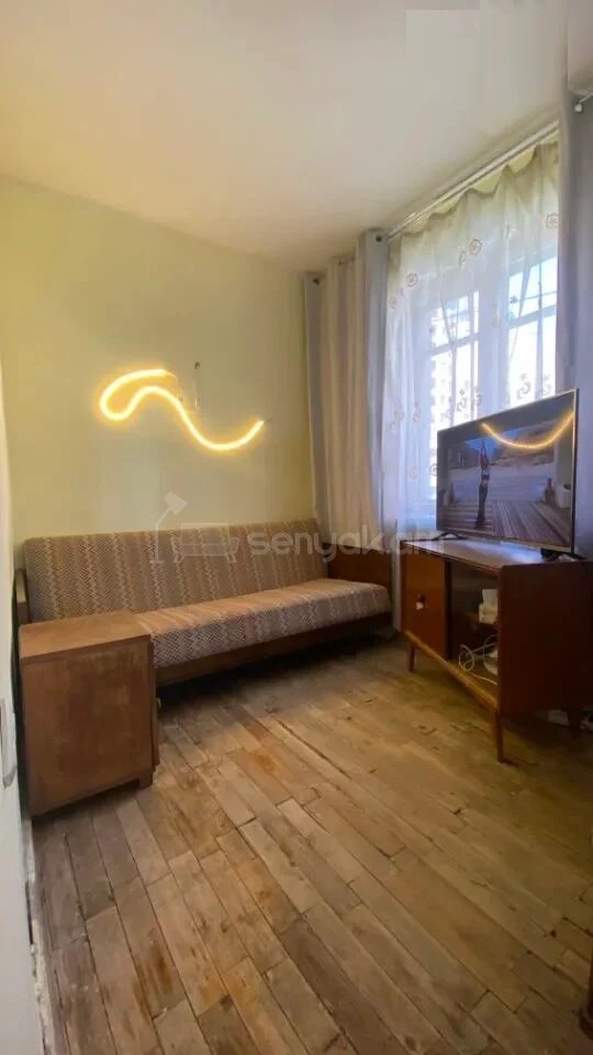 3 Սենյականոց Բնակարան Քարե Շենքում, 67քմ, 3/5 հարկ, Պետական Վիճակում