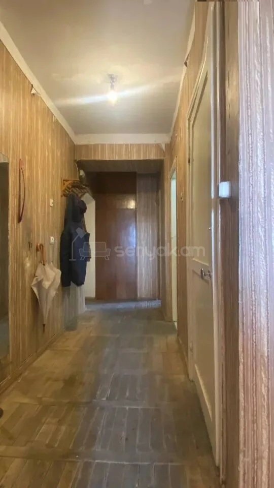 3 Սենյականոց Բնակարան Քարե Շենքում, 67քմ, 3/5 հարկ, Պետական Վիճակում