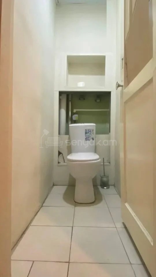 3 Սենյականոց Բնակարան Քարե Շենքում, 67քմ, 3/5 հարկ, Պետական Վիճակում