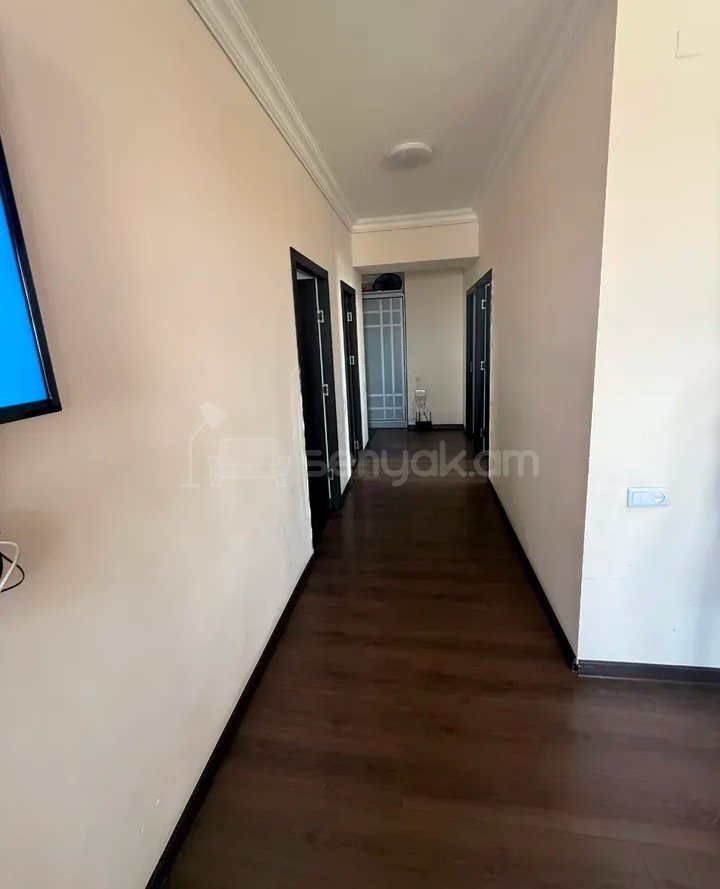 3 Սենյականոց Բնակարան, 92քմ, 7/12 հարկ, Կապիտալ Վերանորոգված