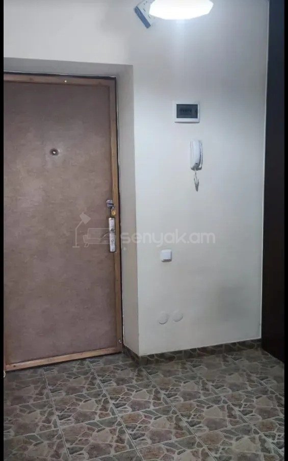 2 Սենյականոց Բնակարան Քարե Շենքում, 70քմ, 5/7 հարկ, Կապիտալ Վերանորոգված