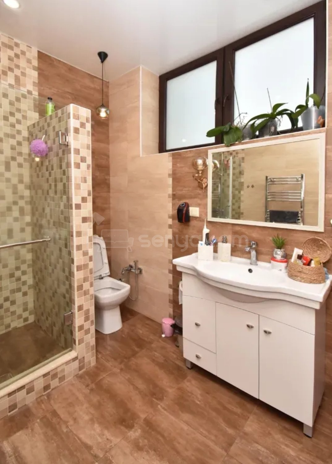 4 Սենյականոց Բնակարան Նորակառույց Քարե Շենքում, 150քմ, 3/5 հարկ, Դիզայներական Վերանորոգված