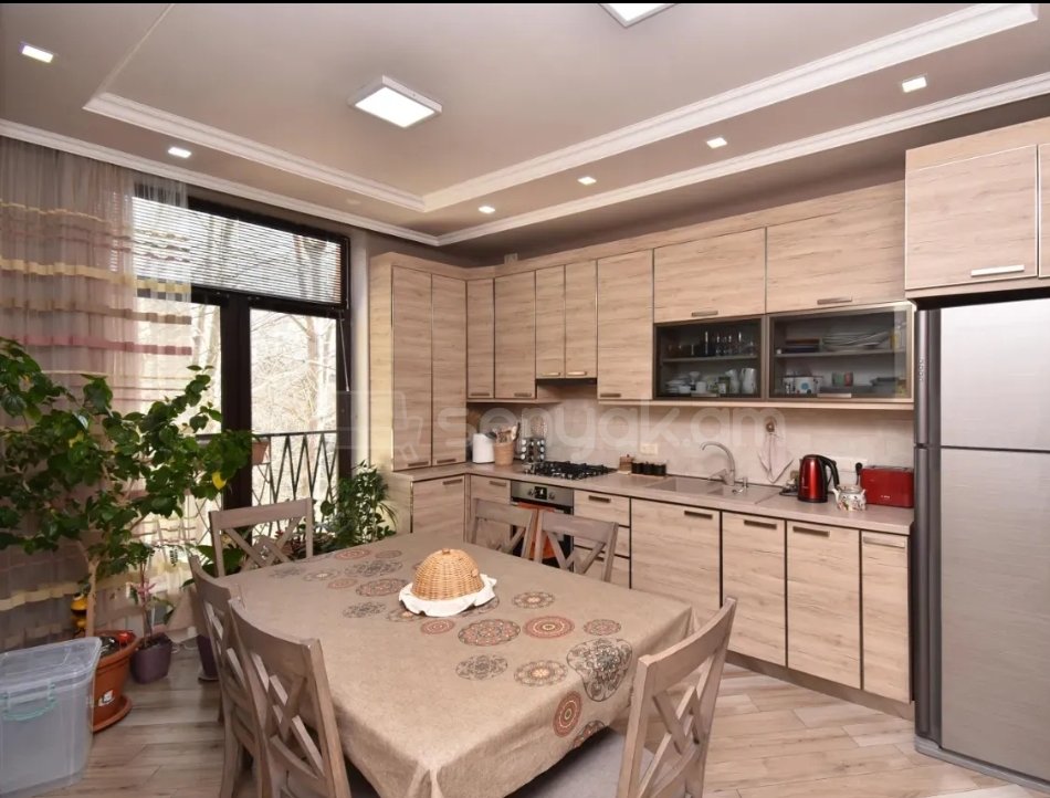 4 Սենյականոց Բնակարան Նորակառույց Քարե Շենքում, 150քմ, 3/5 հարկ, Դիզայներական Վերանորոգված