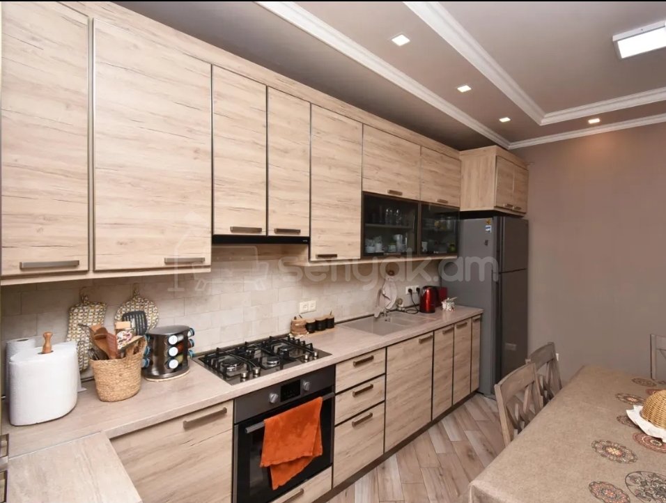 4 Սենյականոց Բնակարան Նորակառույց Քարե Շենքում, 150քմ, 3/5 հարկ, Դիզայներական Վերանորոգված