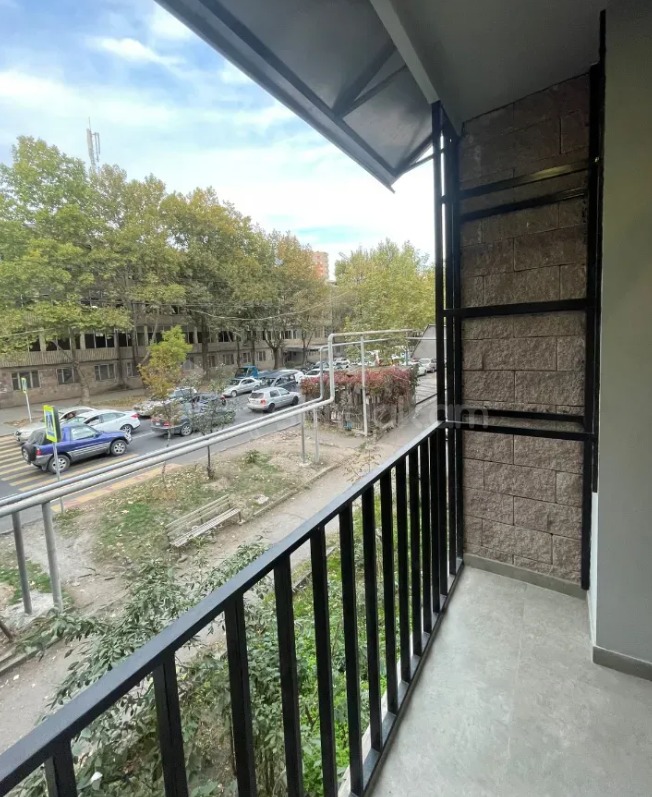 3 Սենյականոց Բնակարան, 68քմ, 2/5 հարկ, Դիզայներական Վերանորոգված