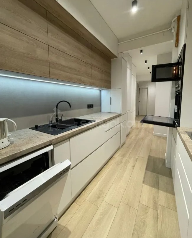 3 Սենյականոց Բնակարան, 68քմ, 2/5 հարկ, Դիզայներական Վերանորոգված