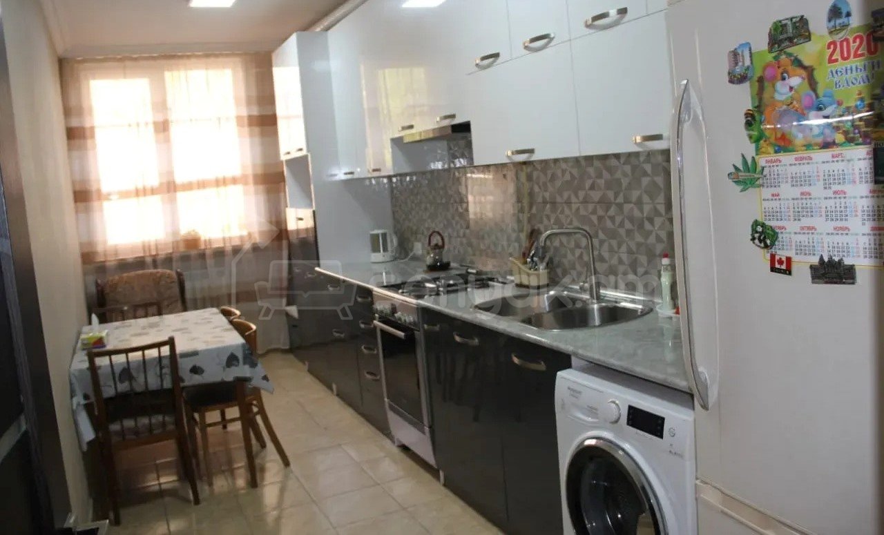 3 Սենյականոց Բնակարան Քարե Շենքում, 92քմ, 2/8 հարկ, Կոսմետիկ Վերանորոգված