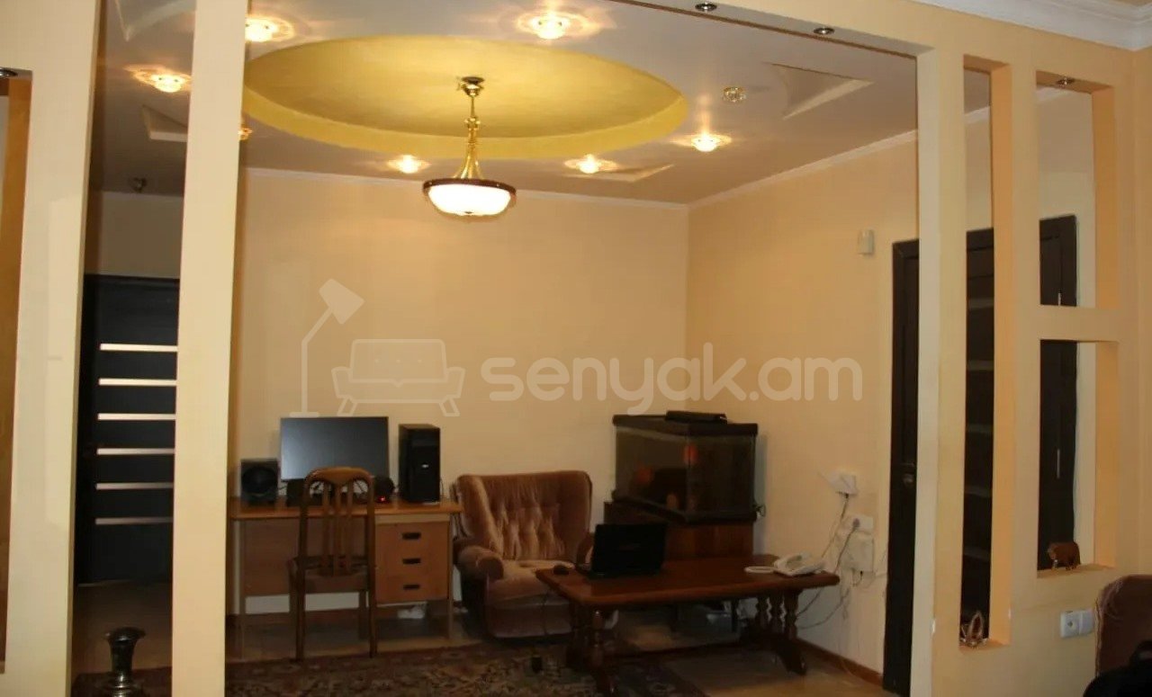 3 Սենյականոց Բնակարան Քարե Շենքում, 92քմ, 2/8 հարկ, Կոսմետիկ Վերանորոգված