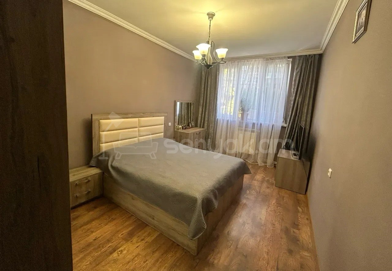 3 Սենյականոց Բնակարան Քարե Շենքում, 92քմ, 2/8 հարկ, Կոսմետիկ Վերանորոգված