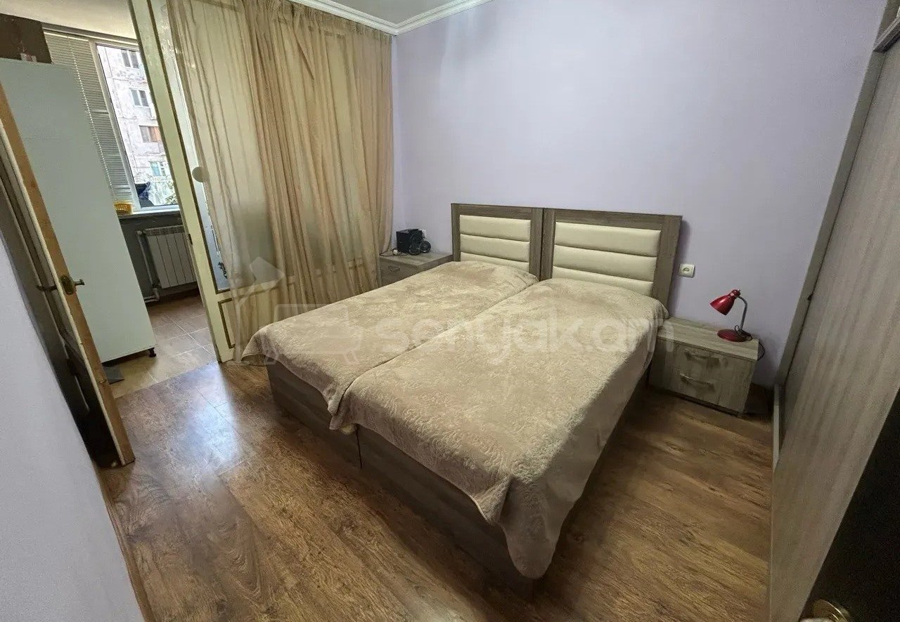 3 Սենյականոց Բնակարան Քարե Շենքում, 92քմ, 2/8 հարկ, Կոսմետիկ Վերանորոգված