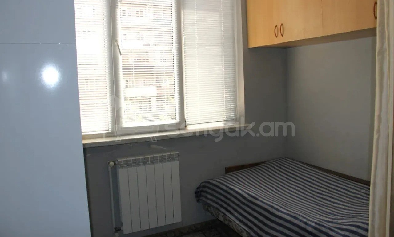 3 Սենյականոց Բնակարան Քարե Շենքում, 92քմ, 2/8 հարկ, Կոսմետիկ Վերանորոգված