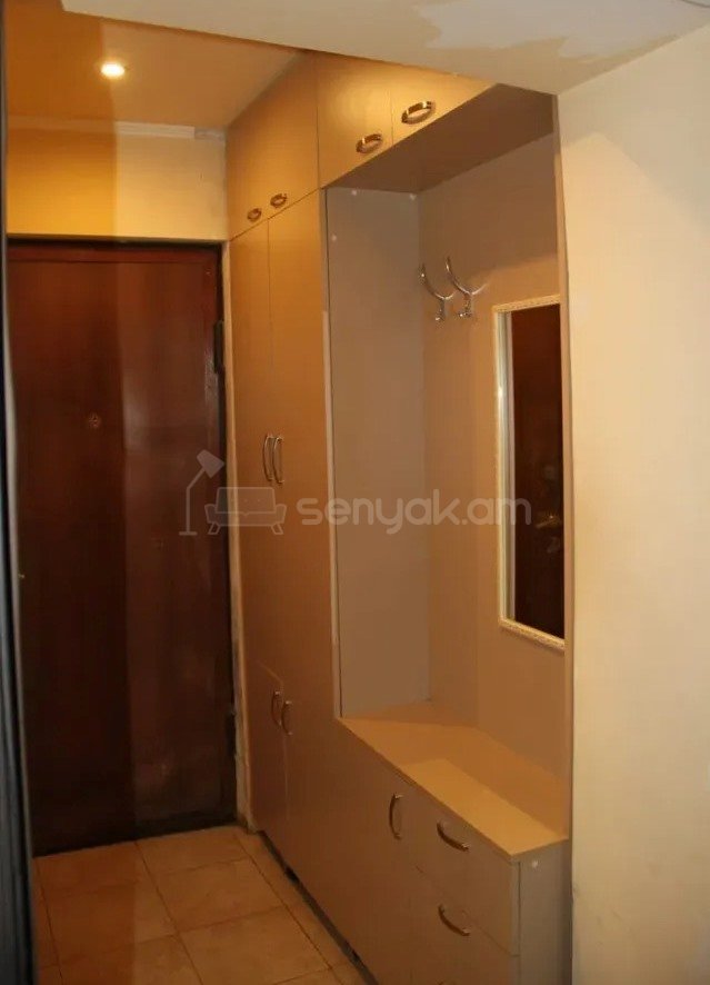 3 Սենյականոց Բնակարան Քարե Շենքում, 92քմ, 2/8 հարկ, Կոսմետիկ Վերանորոգված