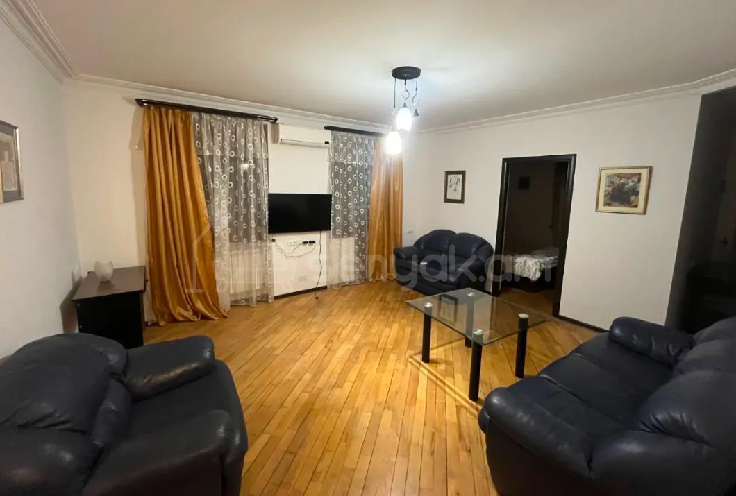 2 Սենյականոց Բնակարան Քարե Շենքում, 60քմ, 2/5 հարկ, Դիզայներական Վերանորոգված, Կահավորված, Արևկող