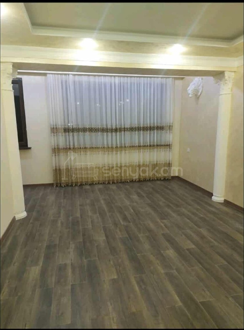 3 Սենյականոց Բնակարան Քարե Շենքում, 80քմ, 3/5 հարկ, Նորմալ Վիճակում, Կահավորված