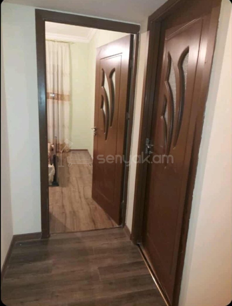 3 Սենյականոց Բնակարան Քարե Շենքում, 80քմ, 3/5 հարկ, Նորմալ Վիճակում, Կահավորված