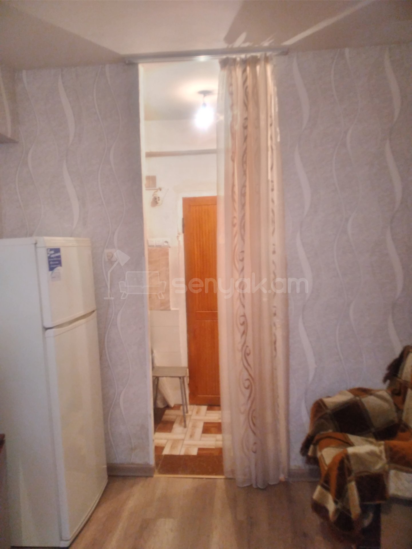 1 Սենյականոց Բնակարան Քարե Շենքում, 20քմ, 2/8 հարկ, Դիզայներական Վերանորոգված, Կահավորված