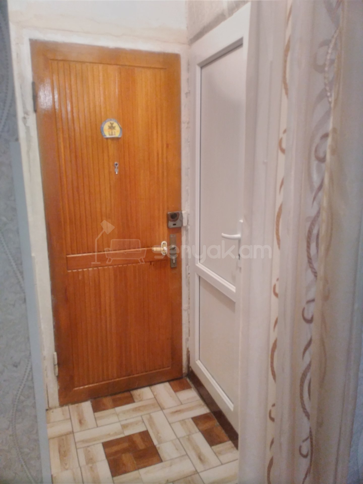 1 Սենյականոց Բնակարան Քարե Շենքում, 20քմ, 2/8 հարկ, Դիզայներական Վերանորոգված, Կահավորված