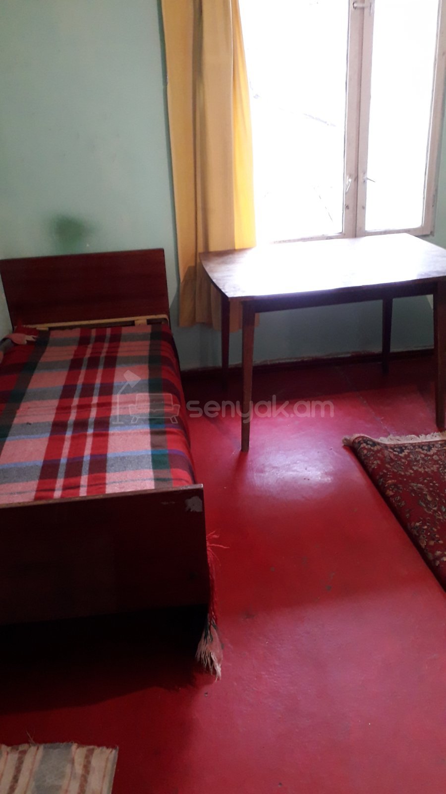 1 Սենյականոց Բնակարան Քարե Շենքում, 30քմ, 1/1 հարկ, Նորմալ Վիճակում, Կահավորված, Արևկող