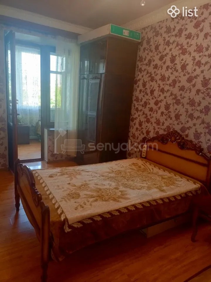 3 Սենյականոց Բնակարան Քարե Շենքում, 64քմ, 2/4 հարկ, Նորմալ Վիճակում, Կահավորված, Արևկող