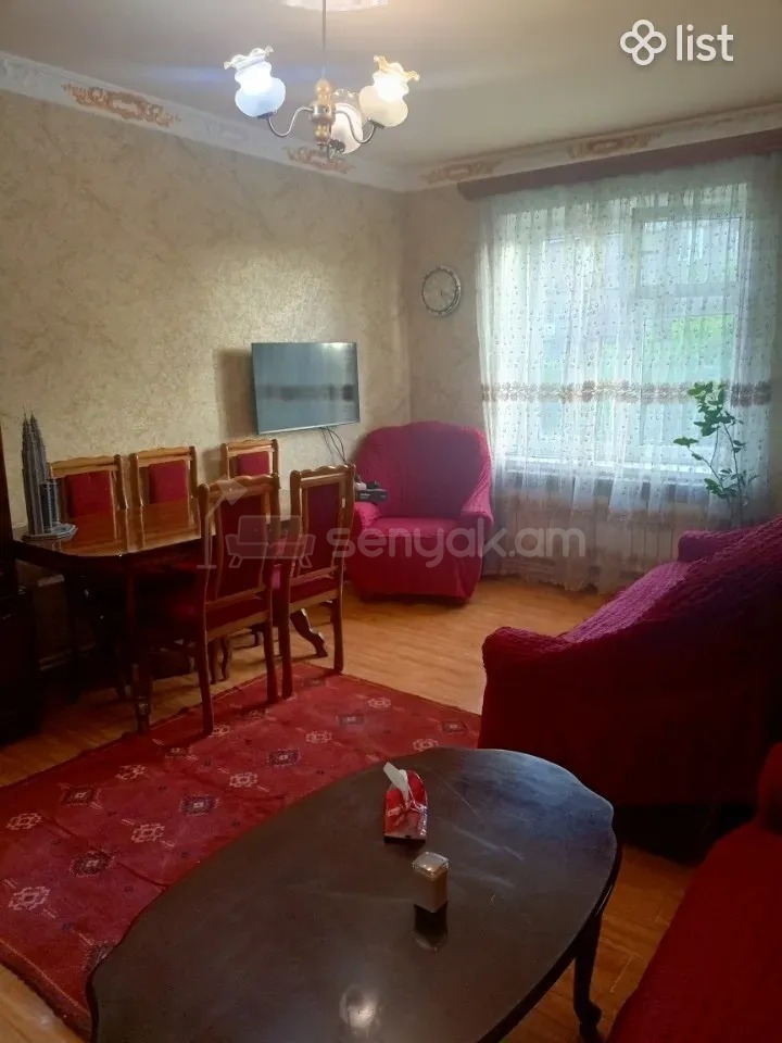 3 Սենյականոց Բնակարան Քարե Շենքում, 64քմ, 2/4 հարկ, Նորմալ Վիճակում, Կահավորված, Արևկող