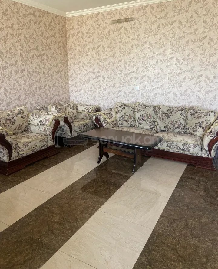 3 Սենյականոց Բնակարան Քարե Շենքում, 77քմ, 2/2 հարկ, Նորմալ Վիճակում, Կահավորված