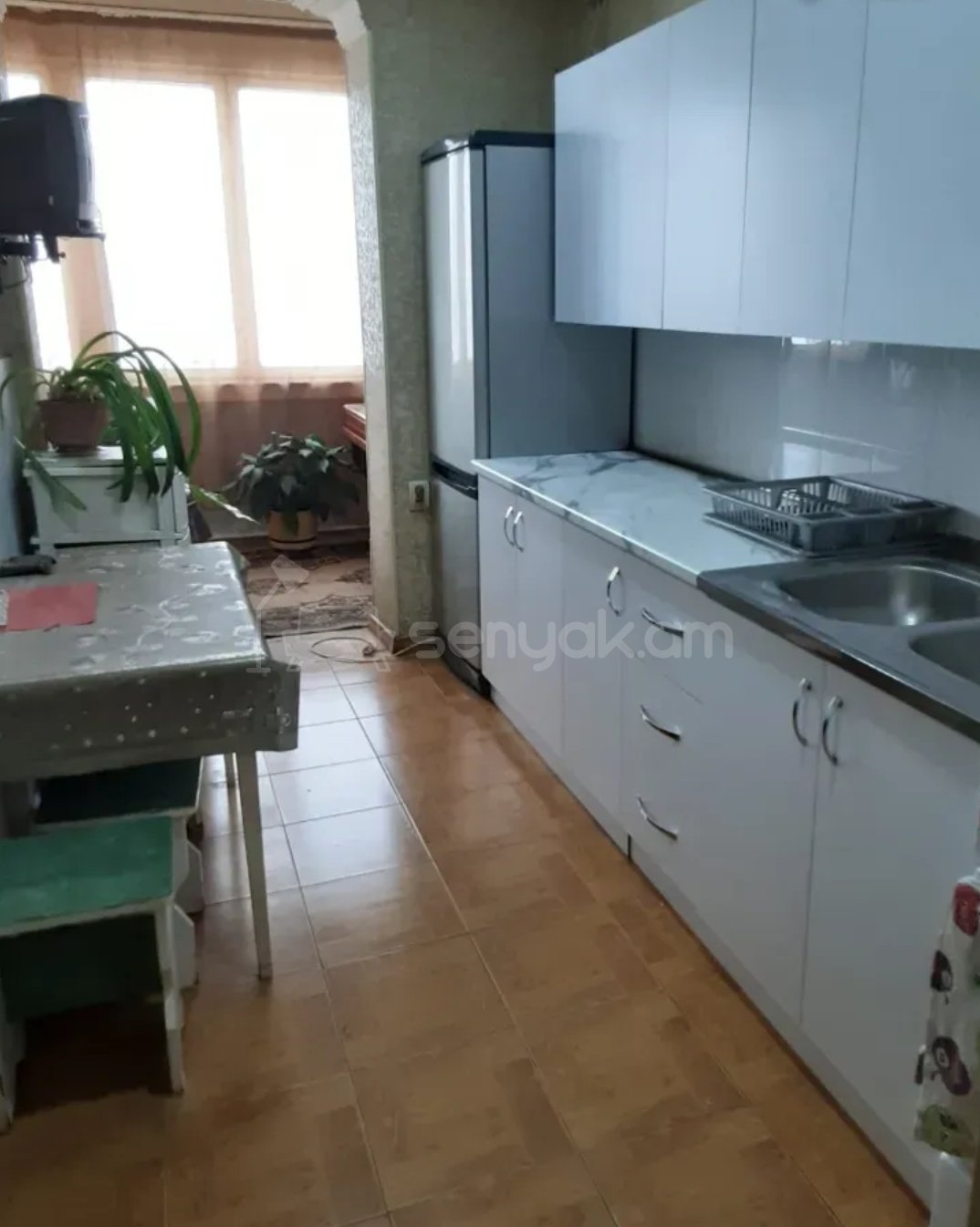 4 Սենյականոց Բնակարան, 90քմ, 6/9 հարկ, Նորմալ Վիճակում, Կահավորված