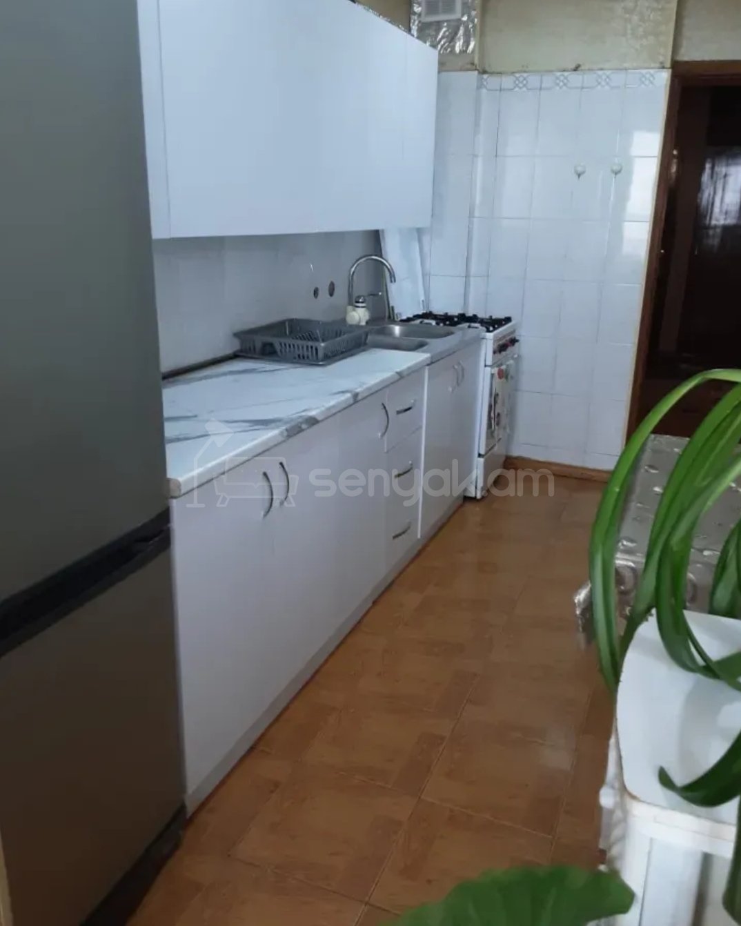 4 Սենյականոց Բնակարան, 90քմ, 6/9 հարկ, Նորմալ Վիճակում, Կահավորված