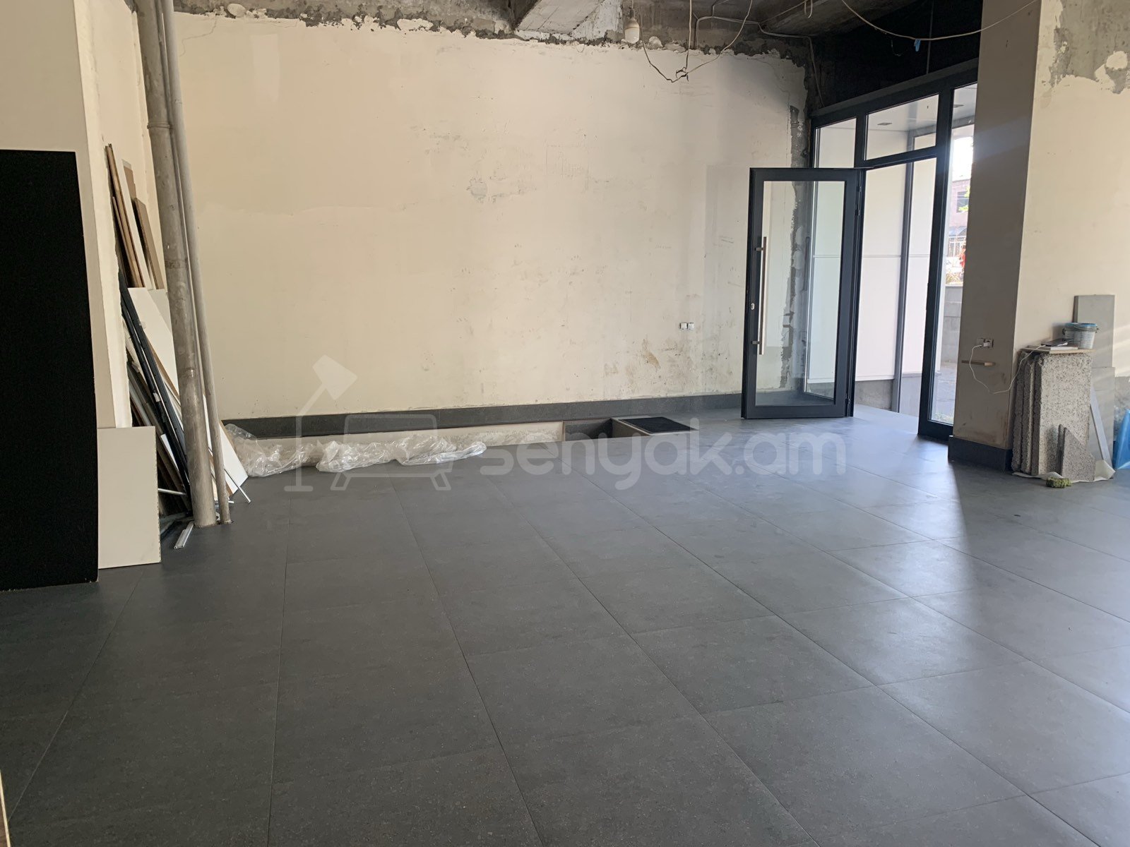 Առևտրի Տարածք, 210քմ, Կապիտալ Վերանորոգված