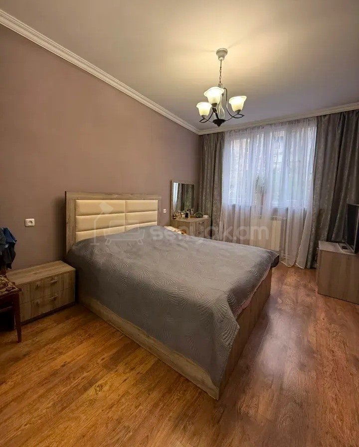 3 Սենյականոց Բնակարան, 92քմ, 2/8 հարկ, Նորմալ Վիճակում