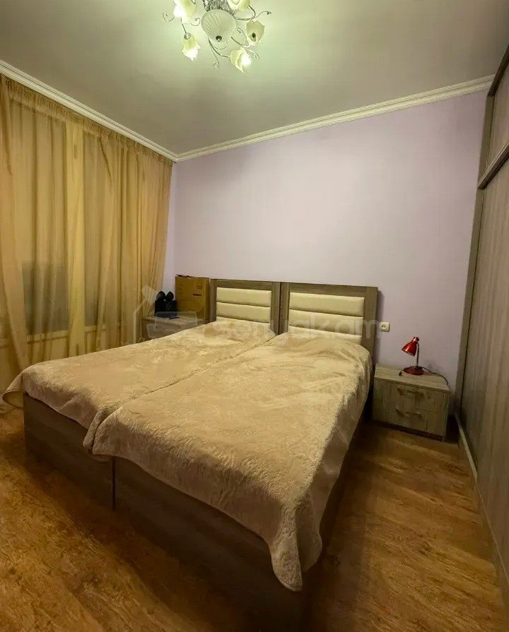 3 Սենյականոց Բնակարան, 92քմ, 2/8 հարկ, Նորմալ Վիճակում