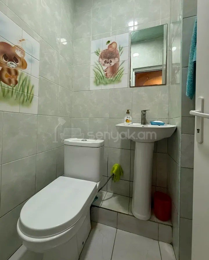 3 Սենյականոց Բնակարան, 92քմ, 2/8 հարկ, Նորմալ Վիճակում