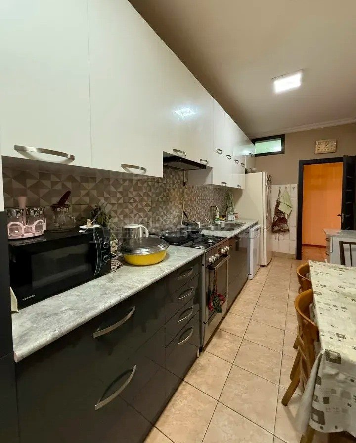 3 Սենյականոց Բնակարան, 92քմ, 2/8 հարկ, Նորմալ Վիճակում