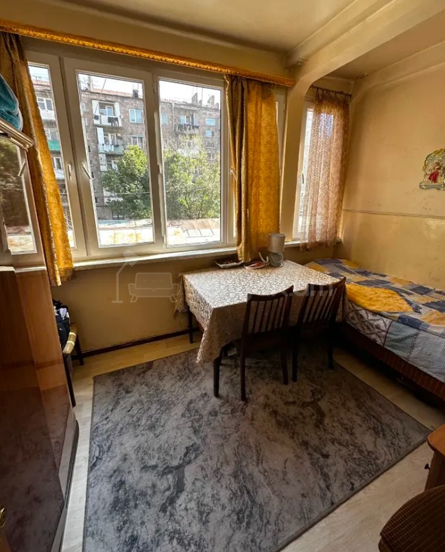 3 Սենյականոց Բնակարան Քարե Շենքում, 78քմ, 2/5 հարկ, Կոսմետիկ Վերանորոգված