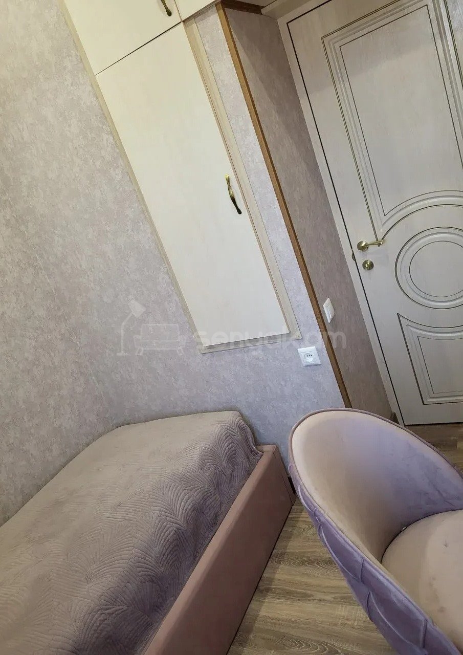 4 Սենյականոց Բնակարան Քարե Շենքում, 72քմ, 5/6 հարկ, Դիզայներական Վերանորոգված