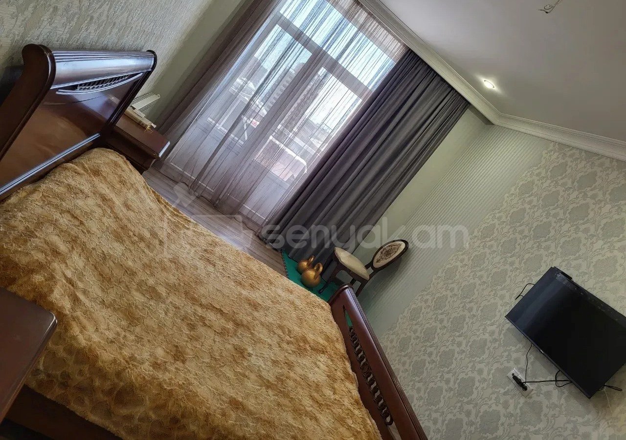 4 Սենյականոց Բնակարան Քարե Շենքում, 72քմ, 5/6 հարկ, Դիզայներական Վերանորոգված