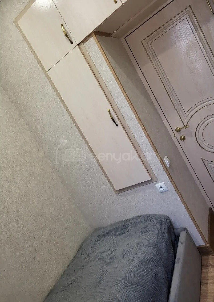 4 Սենյականոց Բնակարան Քարե Շենքում, 72քմ, 5/6 հարկ, Կապիտալ Վերանորոգված