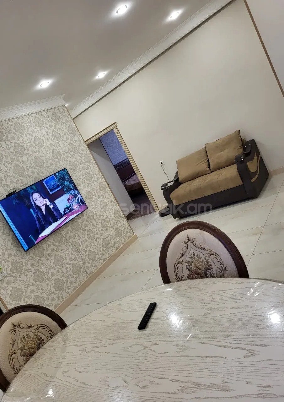 4 Սենյականոց Բնակարան Քարե Շենքում, 72քմ, 5/6 հարկ, Կապիտալ Վերանորոգված