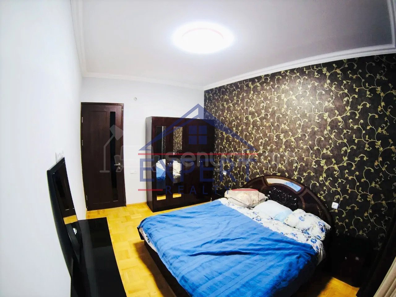 3 Սենյականոց Բնակարան Քարե Շենքում, 82քմ, 2/5 հարկ, Նորմալ Վիճակում, Կահավորված