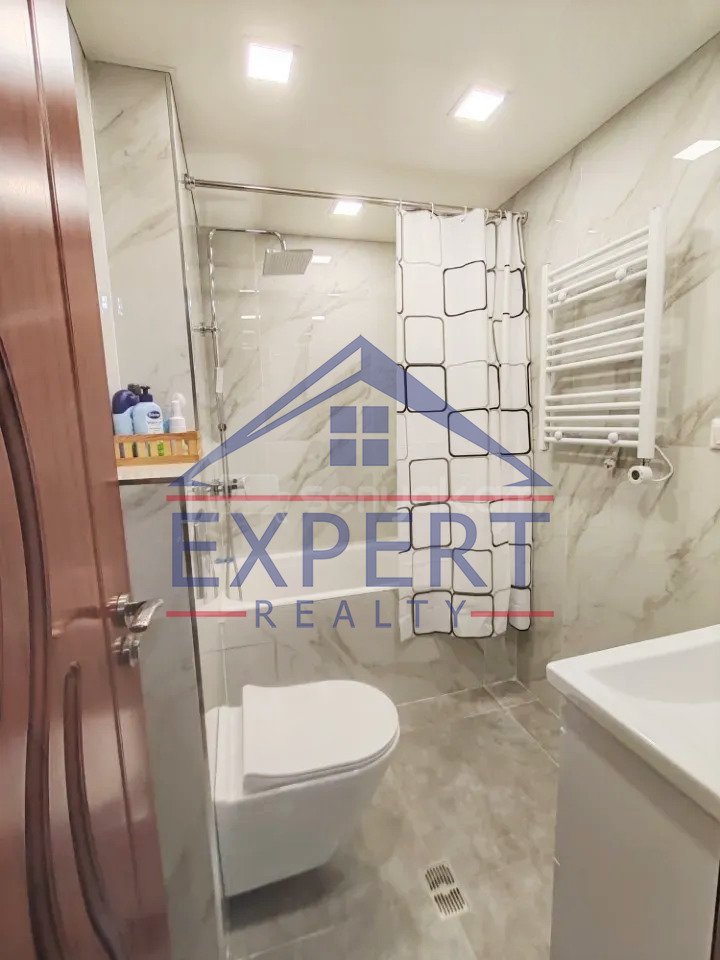 3 Սենյականոց Բնակարան, 100քմ, 7/10 հարկ, Նորմալ Վիճակում