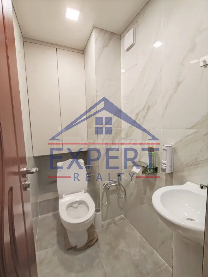 3 Սենյականոց Բնակարան, 100քմ, 7/10 հարկ, Նորմալ Վիճակում