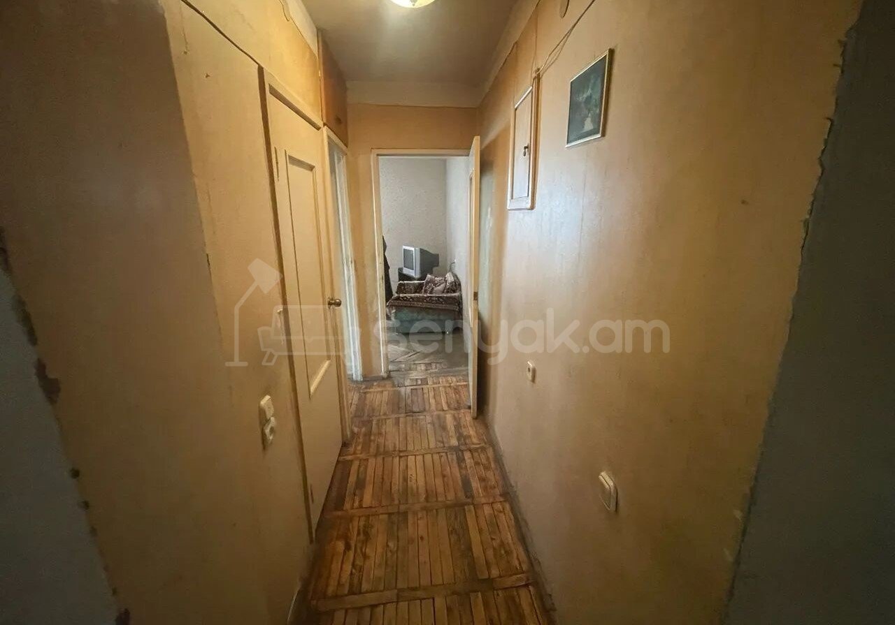 2 Սենյականոց Բնակարան Քարե Շենքում, 48քմ, 4/5 հարկ, Պետական Վիճակում