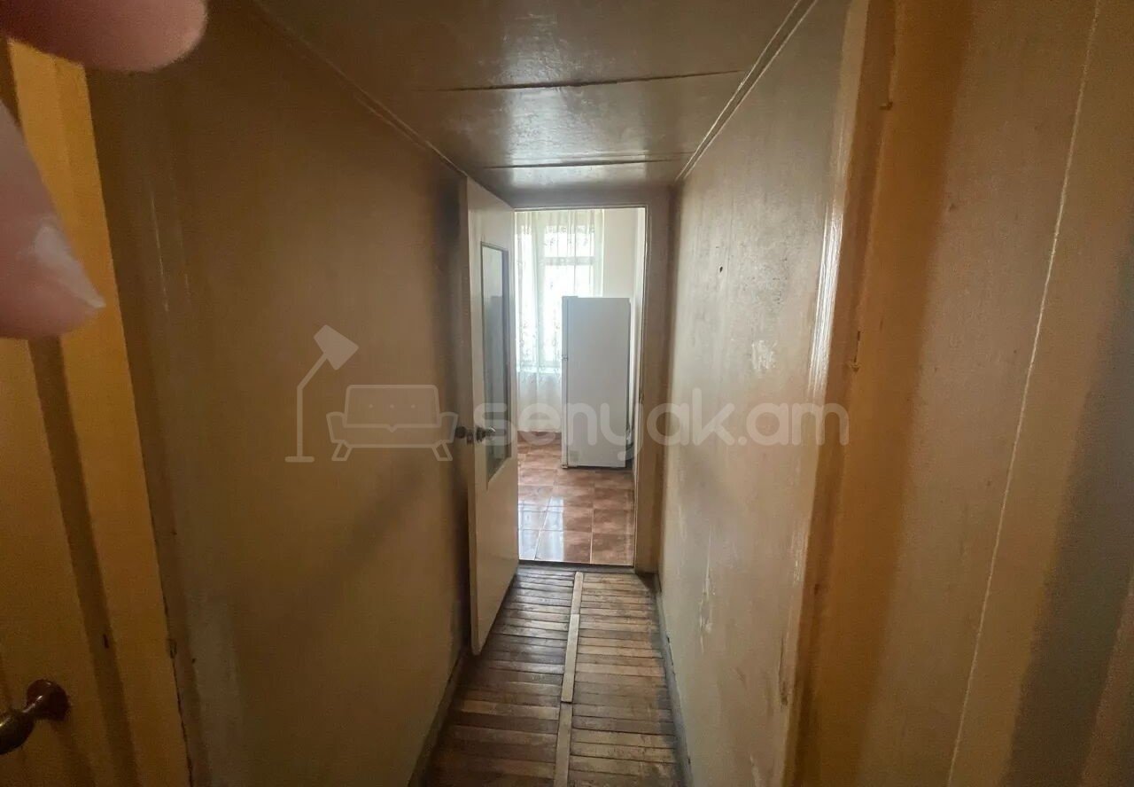 2 Սենյականոց Բնակարան Քարե Շենքում, 48քմ, 4/5 հարկ, Պետական Վիճակում