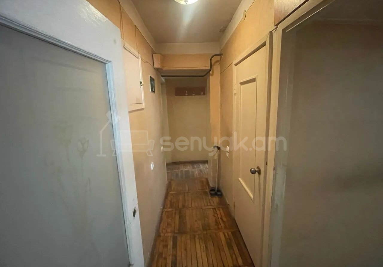 2 Սենյականոց Բնակարան Քարե Շենքում, 48քմ, 4/5 հարկ, Պետական Վիճակում