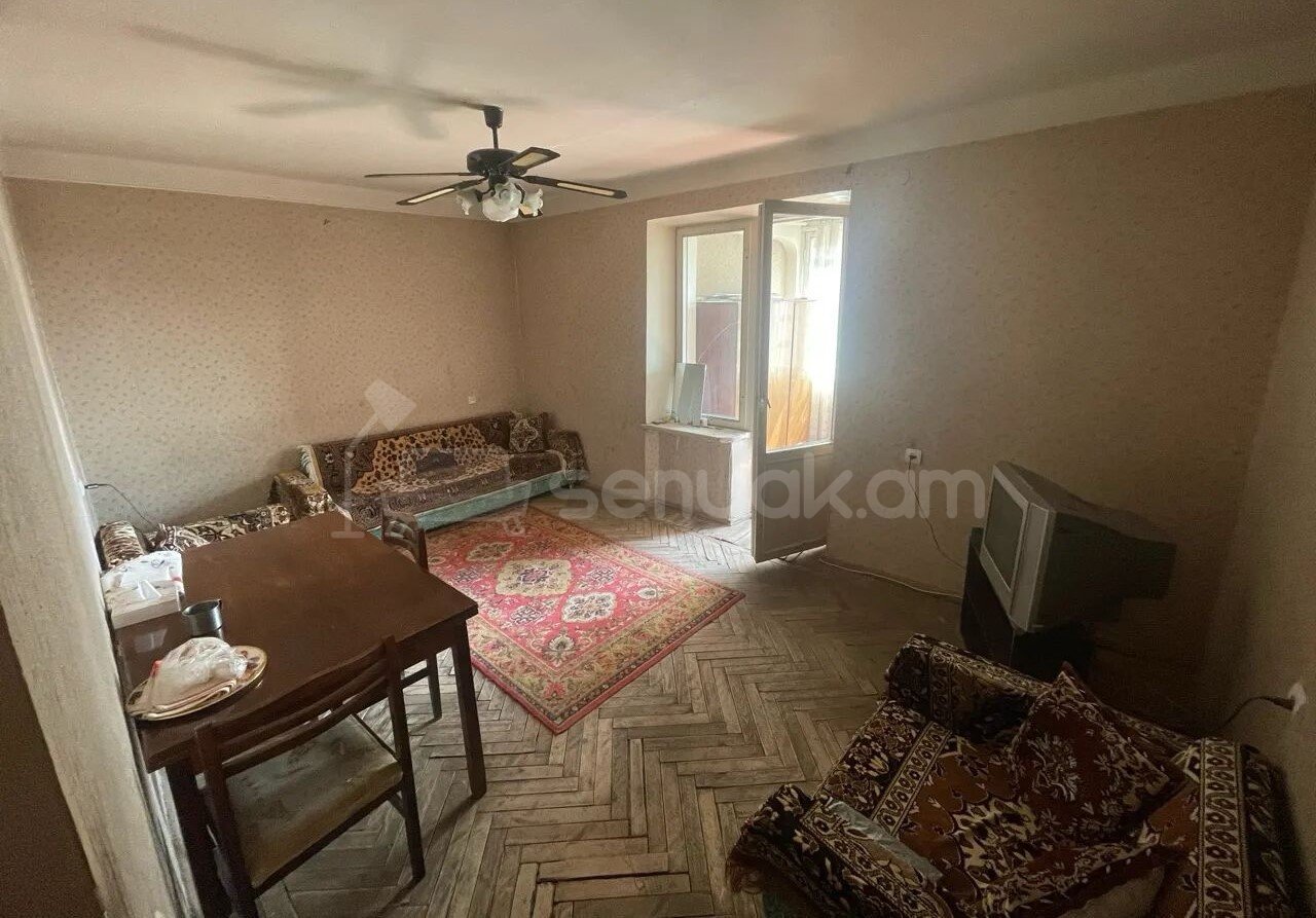 2 Սենյականոց Բնակարան Քարե Շենքում, 48քմ, 4/5 հարկ, Պետական Վիճակում